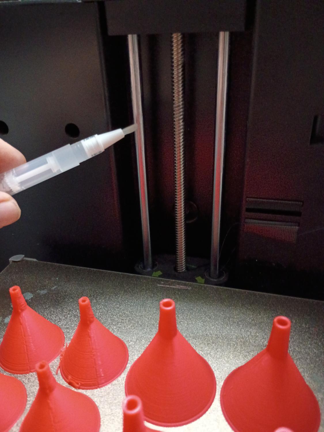Twist-brush ISO 100 lubricant pen coating 3D printer smooth rod above linear rail